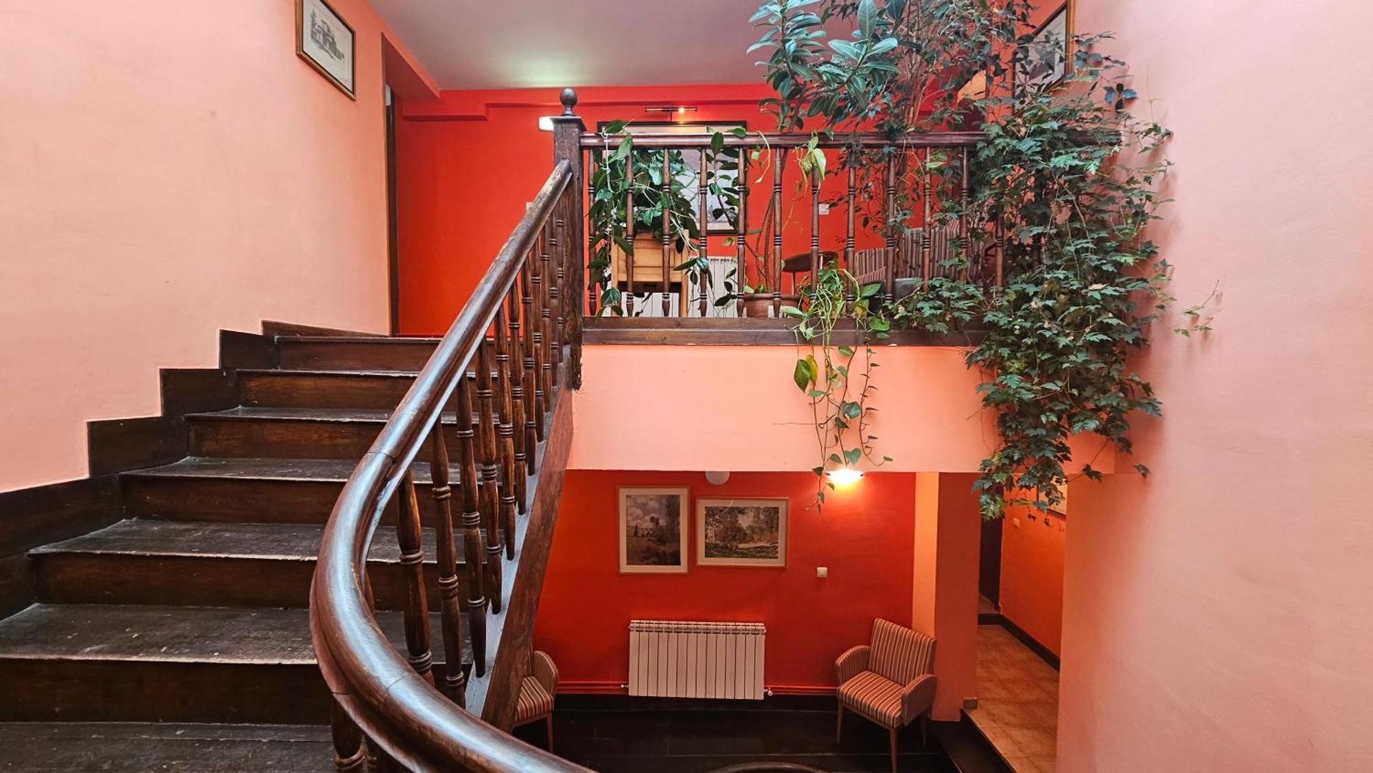 קאריון דה לוס קונדס Hostal Albe מראה חיצוני תמונה