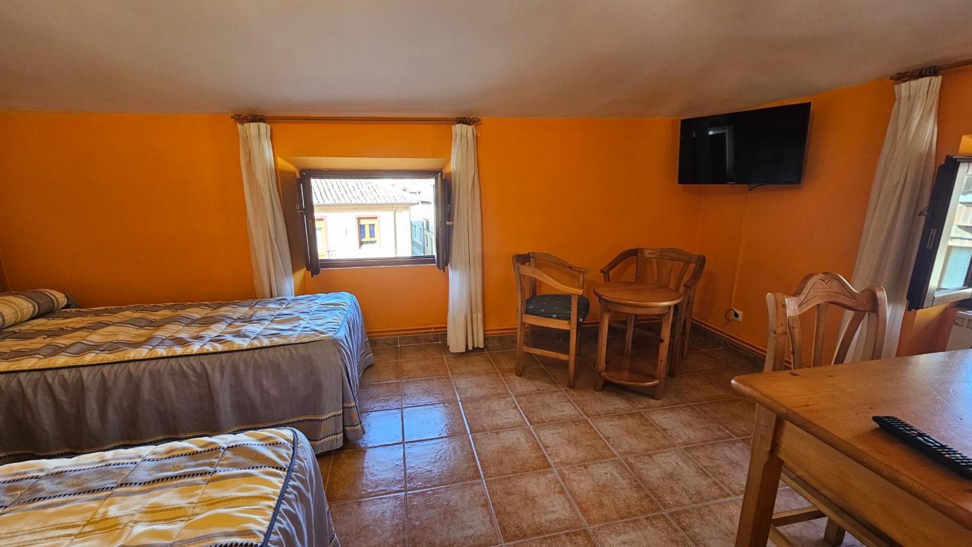 קאריון דה לוס קונדס Hostal Albe מראה חיצוני תמונה
